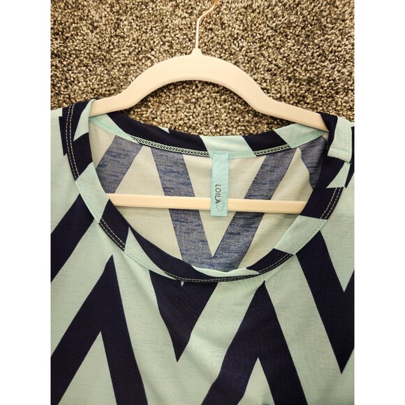 Loila Large Blue Chevron Short Sleeve Blouse - Picture 3 of 6